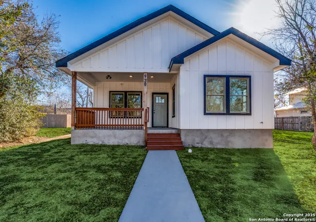 Photo 1 of Sale Pending at 938 Dawson St, San Antonio, TX 78202 | MLS# 1864569 | Listing updated on 2025-11-25
