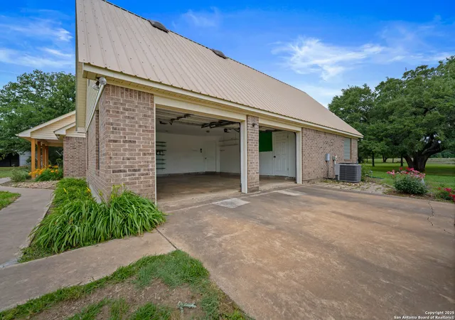 4th image of 182 Grassy Creek, Smithville, TX 78957 | MLS# 1864662