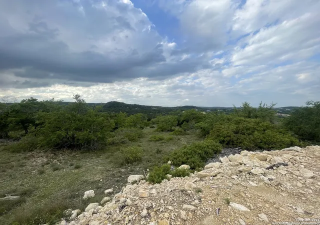 Photo 3 of Sale Pending at 23715 Oakshire Ridge, San Antonio, TX 78255 | MLS# 1864688 | Listing updated on 2026-04-29