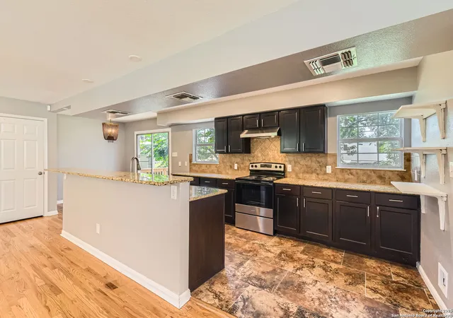 4th image of 511 W Lynwood Ave, San Antonio, TX 78212 | MLS# 1864695