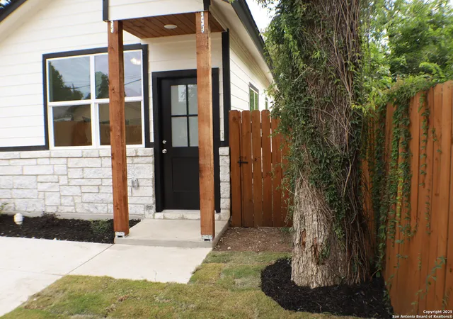Photo 3 of Sale Pending at 715 Ripford, San Antonio, TX 78225 | MLS# 1864729 | Listing updated on 2025-11-06