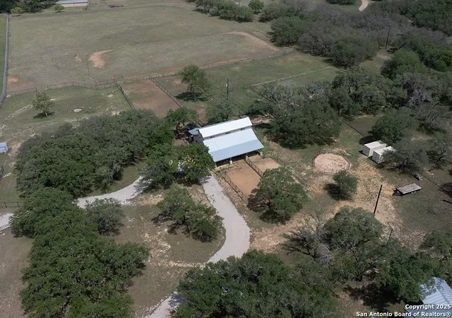 2nd image of 510 Patten Dr, Johnson City, TX 78636 | MLS# 1864885