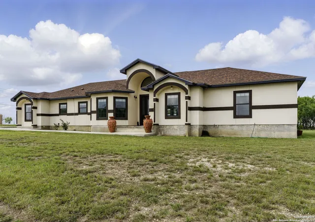 Photo 3 of Sale Pending at 1110 Atascosa County Rd 101, Floresville, TX 78114 | MLS# 1864950 | Listing updated on 2026-03-29