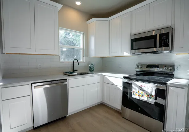 Photo 2 of Sale Pending at 1131 Fuller, Canyon Lake, TX 78133 | MLS# 1865150 | Listing updated on 2026-01-09