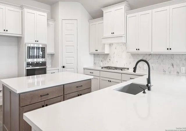 Photo 3 of Sale Pending at 336 Alpine Lakes, San Marcos, TX 78666 | MLS# 1865246 | Listing updated on 2025-11-11