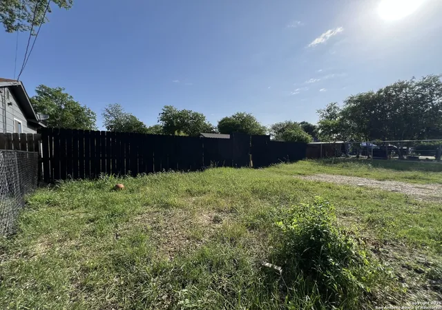 Photo 4 of Land for sale at 117 Ardmore St, San Antonio, TX 78237 | MLS# 1865368 | Listing updated on 2026-06-23