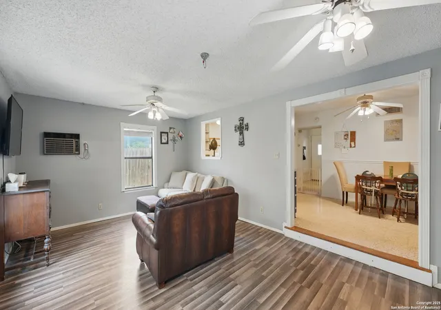 Photo 3 of Single family home for sale at 401 Judith Ann, Schertz, TX 78154 | MLS# 1865369 | Listing updated on 2025-07-14