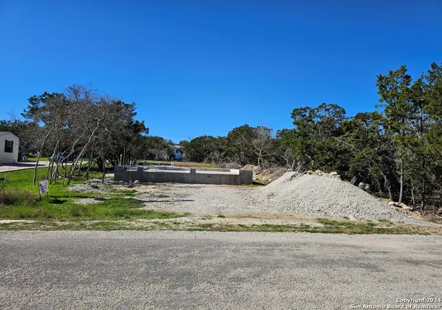 4th image of 1144 Brook Valley Dr, Canyon Lake, TX 78133 | MLS# 1865429