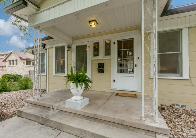 Photo 3 of Multi family home for sale at 222 Redwood, San Antonio, TX 78209 | MLS# 1865451 | Listing updated on 2025-09-30
