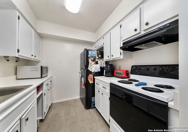 Photo 4 of Sale Pending at 9419 Powhatan #502, San Antonio, TX 78230 | MLS# 1865517 | Listing updated on 2025-08-25