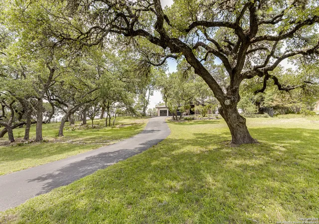 Photo 2 of Sale Pending at 28426 Quadrille Ln, Boerne, TX 78015 | MLS# 1865602 | Listing updated on 2025-11-03