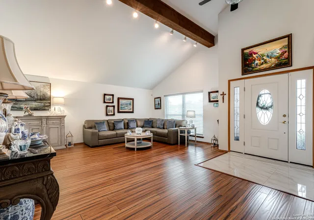 Photo 4 of Sale Pending at 28426 Quadrille Ln, Boerne, TX 78015 | MLS# 1865602 | Listing updated on 2025-11-03