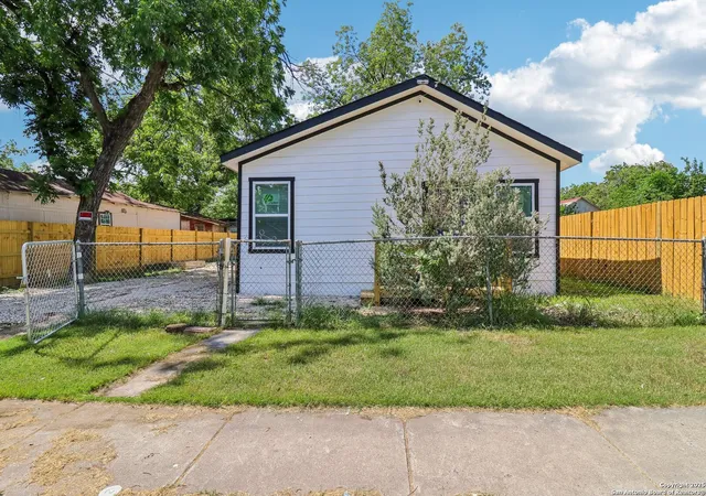 2nd image of 2120 San Fernando, San Antonio, TX 78207 | MLS# 1865807