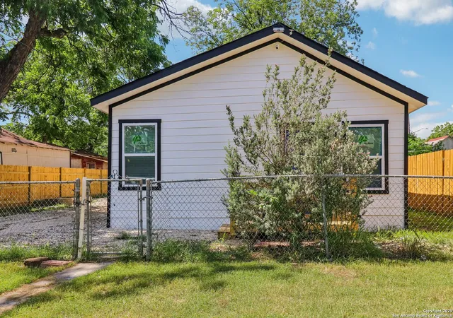 3rd image of 2120 San Fernando, San Antonio, TX 78207 | MLS# 1865807