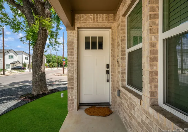 Photo 3 of Single family home for sale at 1104 S Gevers, San Antonio, TX 78203 | MLS# 1865858 | Listing updated on 2026-08-25