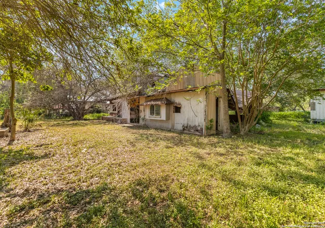 5th image of 601 County Road 6610, Devine, TX 78016 | MLS# 1865880