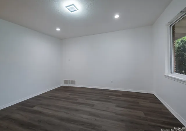 5th image of 241 Weathercock Ln, Windcrest, TX 78239 | MLS# 1865888