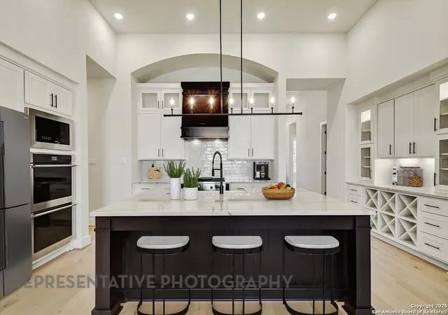 Photo 1 of Sale Pending at 401 Dulce Vista, San Antonio, TX 78228 | MLS# 1865976 | Listing updated on 2025-10-17