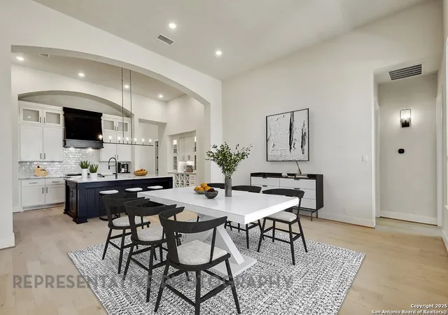 Photo 3 of Sale Pending at 401 Dulce Vista, San Antonio, TX 78228 | MLS# 1865976 | Listing updated on 2025-10-17