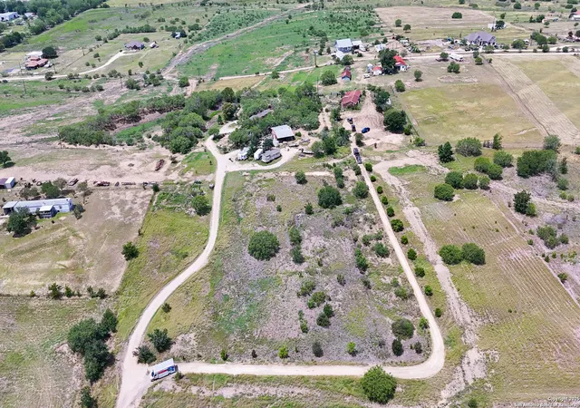 2nd image of 250 Spur Trail, Seguin, TX 78155 | MLS# 1866050