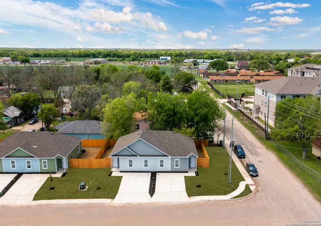 3rd image of 509-511 Hudson St, Seguin, TX 78155 | MLS# 1866107