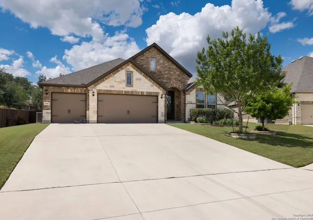Photo 4 of Single family home for sale at 1041 Water Oak, Schertz, TX 78154 | MLS# 1866298 | Listing updated on 2026-01-27