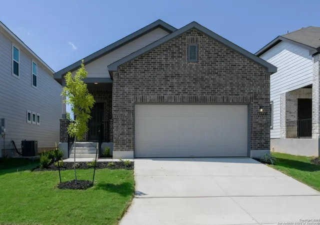 Photo 2 of Sale Pending at 13730 Birch Crossing, San Antonio, TX 78210 | MLS# 1866326 | Listing updated on 2025-08-15