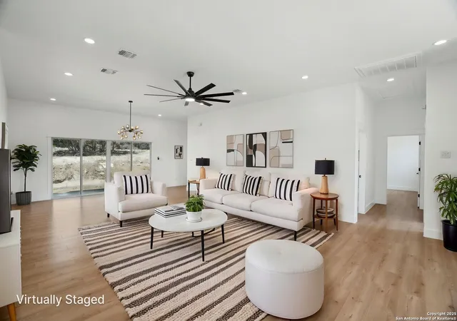 Photo 2 of Single family home for sale at 166 Magnolia Mdw, Canyon Lake, TX 78133 | MLS# 1866332 | Listing updated on 2026-01-22