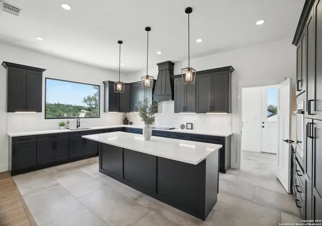Photo 3 of Single family home for sale at 166 Magnolia Mdw, Canyon Lake, TX 78133 | MLS# 1866332 | Listing updated on 2026-01-22