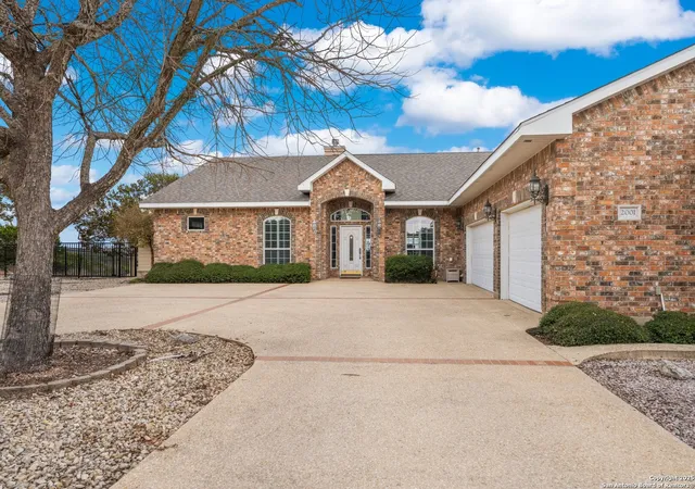 Photo 3 of Single family home for sale at 2001 Crown Ridge, Kerrville, TX 78028 | MLS# 1866353 | Listing updated on 2025-12-10