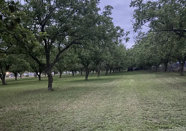 3rd image of 6 Collins Hill Rd, Lytle, TX 78052 | MLS# 1866383