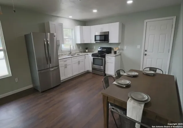 Photo 2 of Single family home for sale at 433 W Adams, Pleasanton, TX 78064 | MLS# 1866462 | Listing updated on 2025-05-24