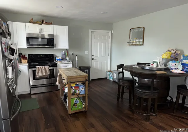 Photo 3 of Single family home for sale at 433 W Adams, Pleasanton, TX 78064 | MLS# 1866462 | Listing updated on 2025-05-24