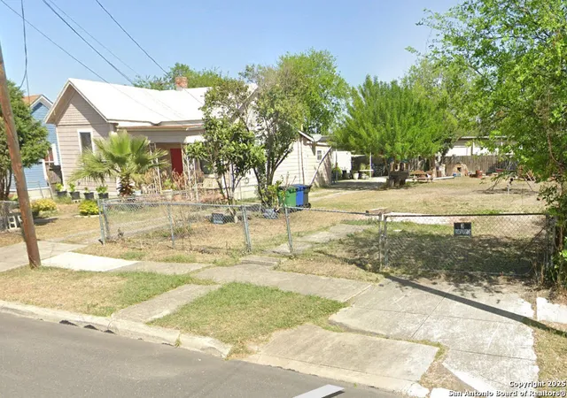 Photo 3 of Land for sale at 1019 E Crockett St, San Antonio, TX 78202 | MLS# 1866476 | Listing updated on 2026-01-19