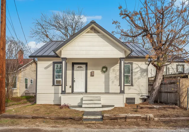 Photo 3 of Sale Pending at 110 Muth, San Antonio, TX 78208 | MLS# 1866502 | Listing updated on 2025-10-20