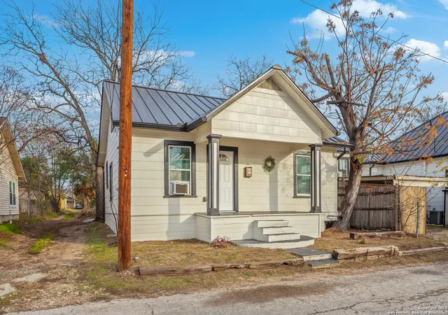 Photo 2 of Sale Pending at 110 Muth, San Antonio, TX 78208 | MLS# 1866502 | Listing updated on 2025-10-20