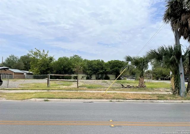 Photo 1 of Sale Pending at 111 Denver Blvd, San Antonio, TX 78210 | MLS# 1866556 | Listing updated on 2025-10-23