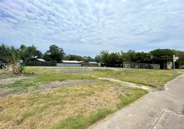 Photo 3 of Sale Pending at 111 Denver Blvd, San Antonio, TX 78210 | MLS# 1866556 | Listing updated on 2025-10-23