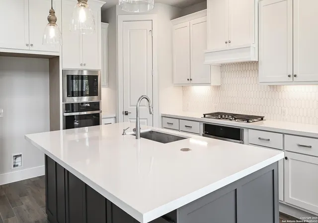 4th image of 413 Bella Rosa Way, Cibolo, TX 78108 | MLS# 1866595