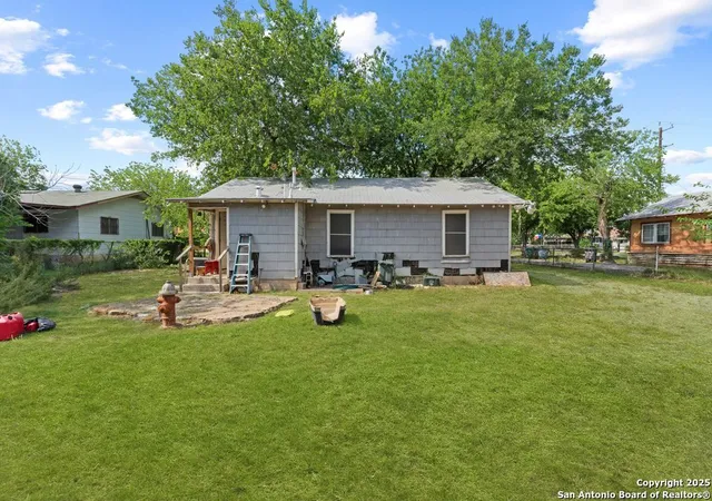 Photo 3 of Sale Pending at 3742 Weir Ave, San Antonio, TX 78226 | MLS# 1866628 | Listing updated on 2025-09-08