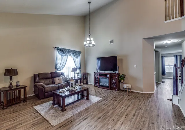 3rd image of 210 Mayflower, Cibolo, TX 78108 | MLS# 1866899