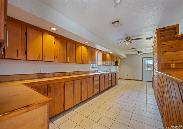 5th image of 714 N Carroll, Poth, TX 78147 | MLS# 1866902