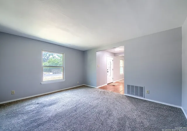 Photo 4 of Single family home for sale at 13811 Sunny Glen, San Antonio, TX 78217 | MLS# 1866922 | Listing updated on 2025-10-16
