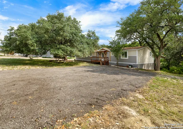 Photo 2 of Manufactured home for sale at 1265 Arcadia, Canyon Lake, TX 78133 | MLS# 1866969 | Listing updated on 2025-09-30