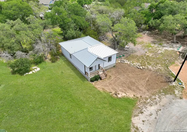 Photo 4 of Sale Pending at 1637 Bob White, Spring Branch, TX 78070 | MLS# 1867049 | Listing updated on 2025-12-01