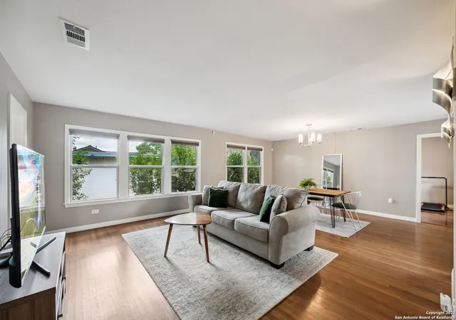 Photo 3 of Sale Pending at 515 Queen Anne, San Antonio, TX 78209 | MLS# 1867087 | Listing updated on 2025-10-20