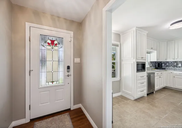 Photo 2 of Sale Pending at 515 Queen Anne, San Antonio, TX 78209 | MLS# 1867087 | Listing updated on 2025-10-20