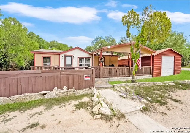 Photo 3 of Single family home for sale at 4590 Sir Arthur Way, Canyon Lake, TX 78133 | MLS# 1867093 | Listing updated on 2025-05-26