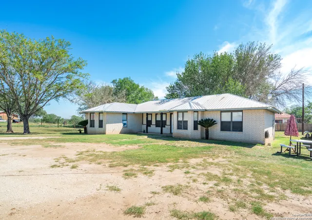 Photo 3 of Single family home for sale at 8013 County Road 128, Floresville, TX 78114 | MLS# 1867162 | Listing updated on 2025-11-19