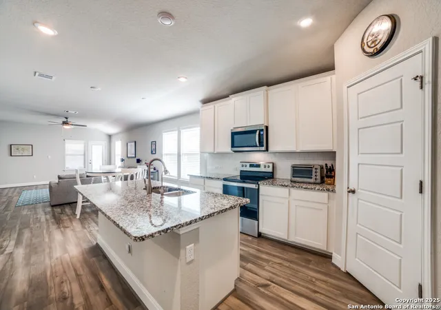 Photo 4 of Sale Pending at 3075 Mondavi Crst, Schertz, TX 78154 | MLS# 1867174 | Listing updated on 2026-01-27